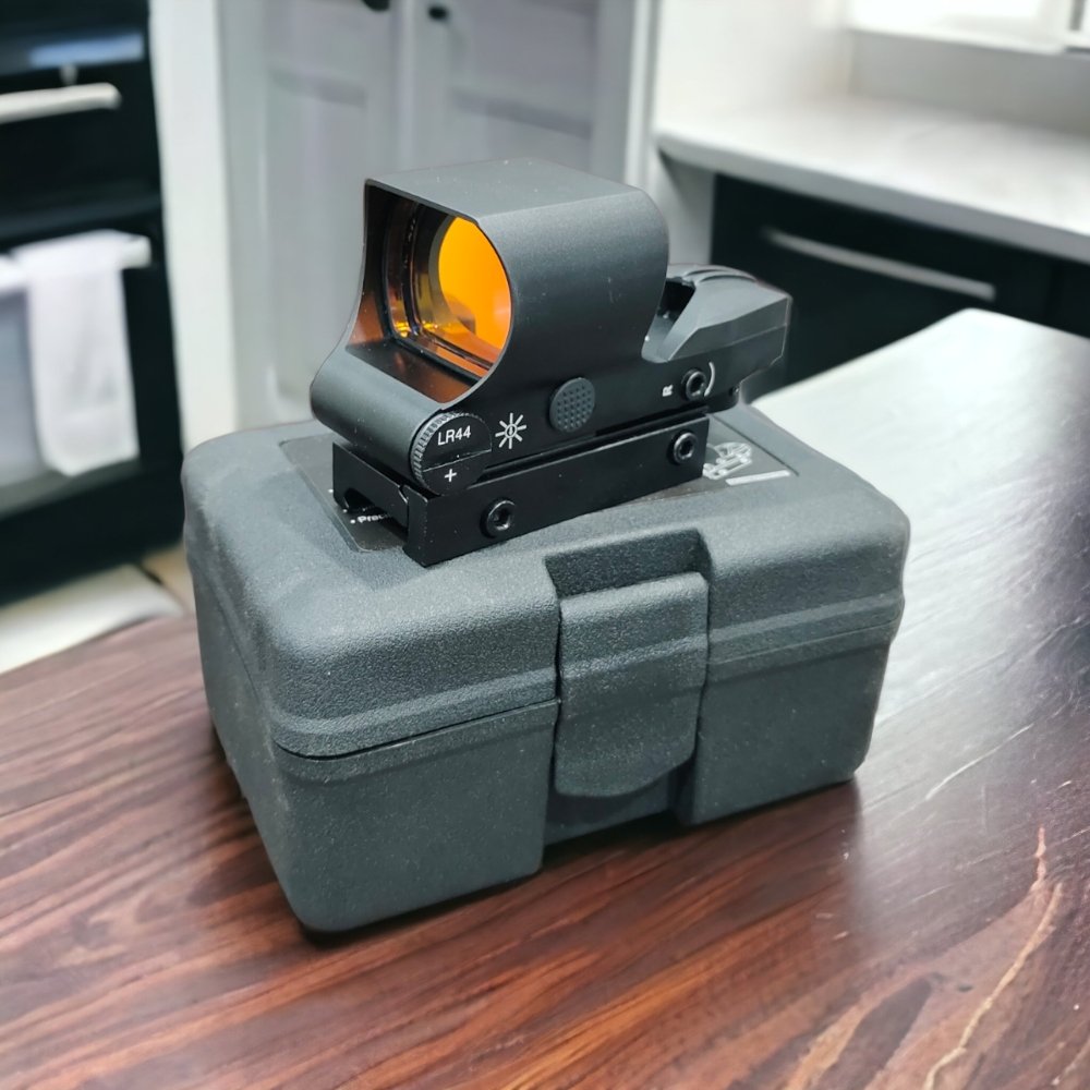 REFLEX RED DOT SIGHT FOR AR-15 / M4